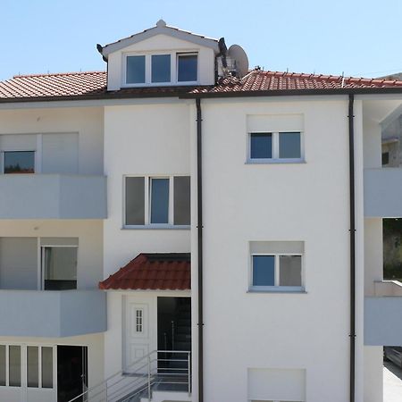 Apartments And Rooms Stipe Podstrana Esterno foto