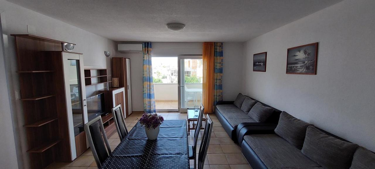 Apartments And Rooms Stipe Podstrana Esterno foto