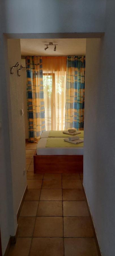 Apartments And Rooms Stipe Podstrana Esterno foto