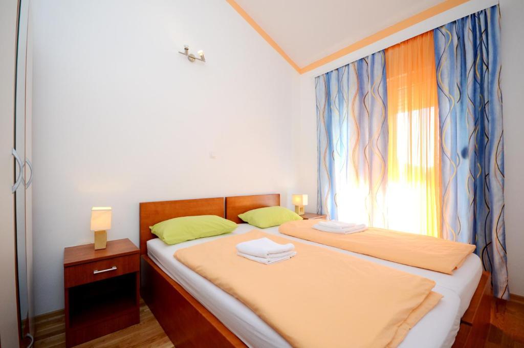 Apartments And Rooms Stipe Podstrana Esterno foto
