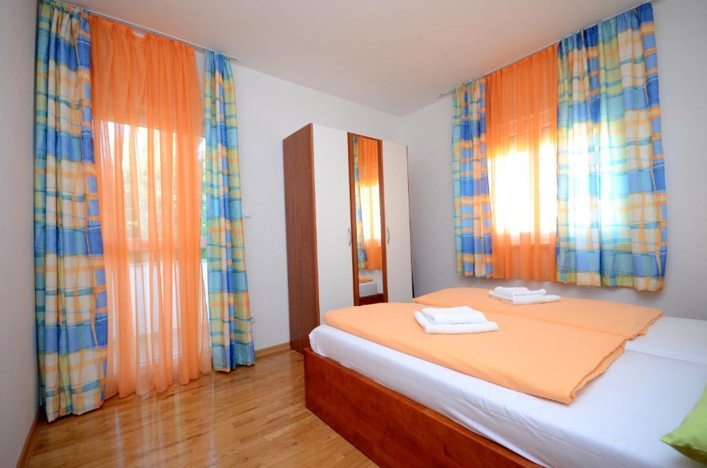 Apartments And Rooms Stipe Podstrana Esterno foto